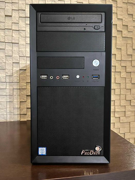 Komputer Pro Data Intel I7, 16Gb RAM, Gigabyte, GeForce 9600 GT 1GB