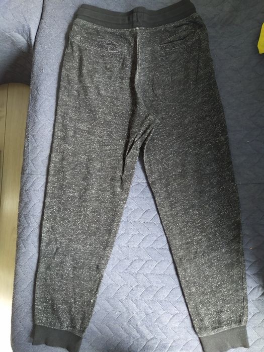 Spodnie dresowe 146
