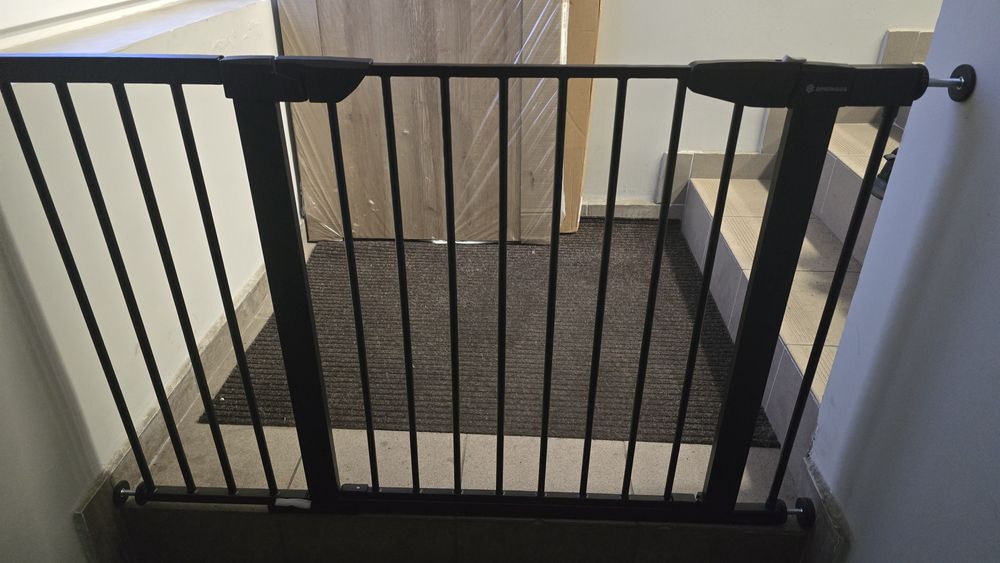barierka zabezpieczająca bramka ochronna na schody drzwi 75–117 cm