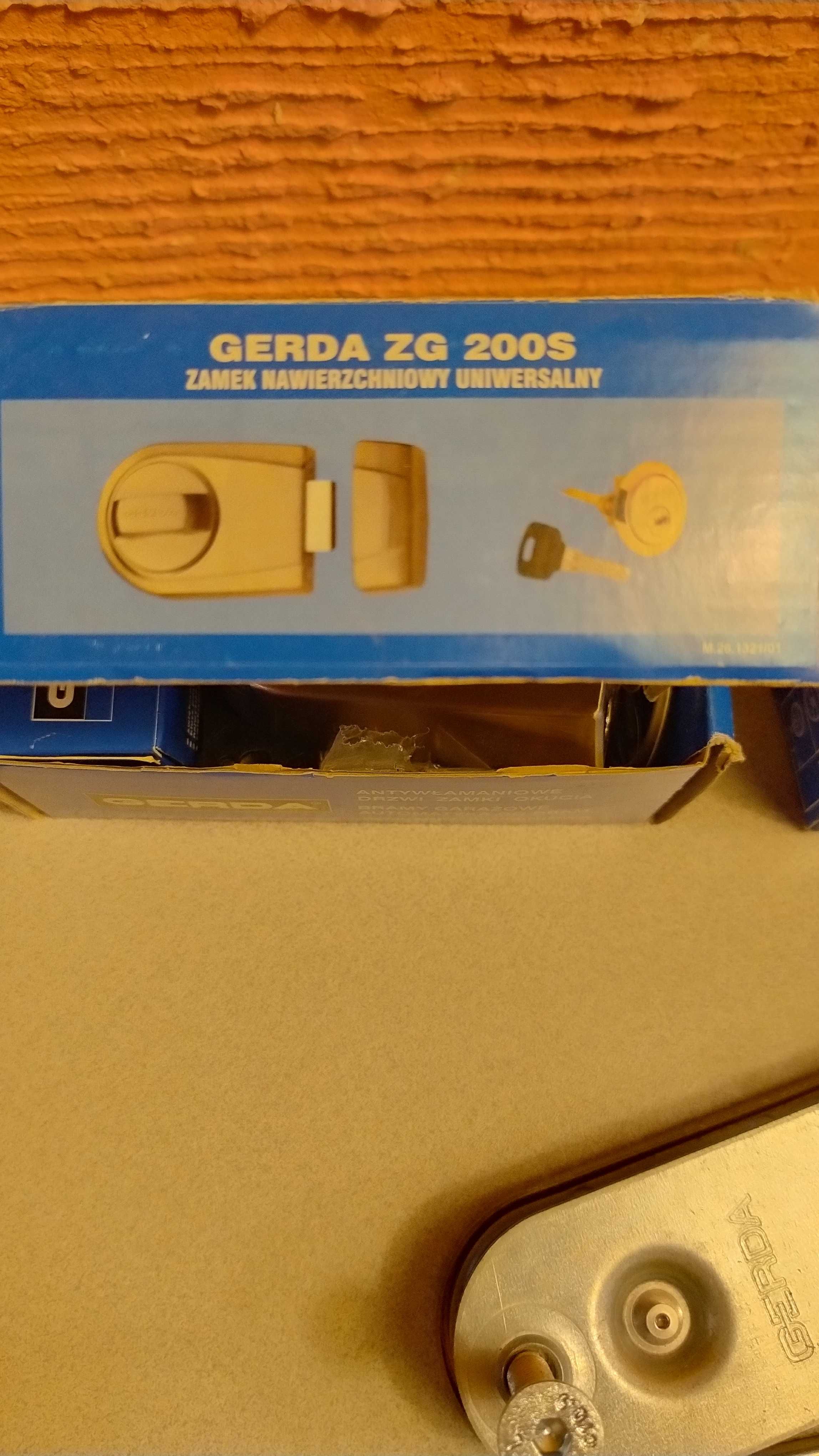 Szyldy antywłamaniowe + 2 zamki Gerda