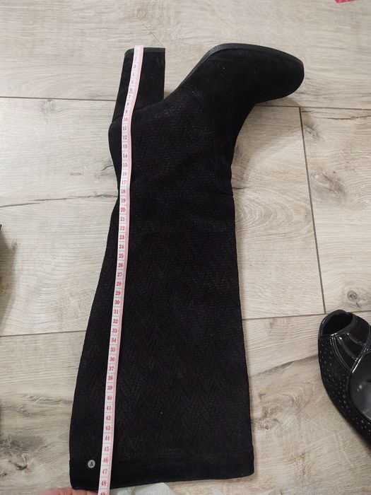 Замшеві  чоботи 39 розміру