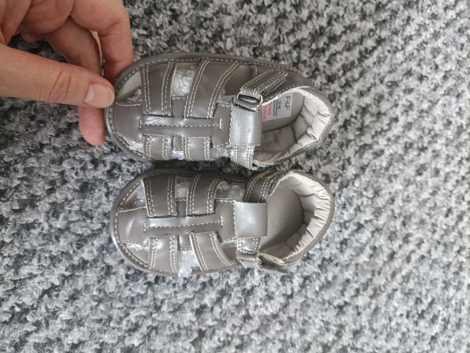 Sandałki-paputki niemowlęce 12-18miesięcy