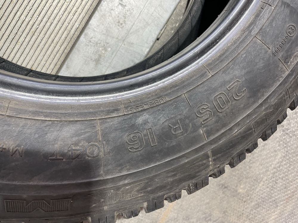 Pneu Michelin 205R16