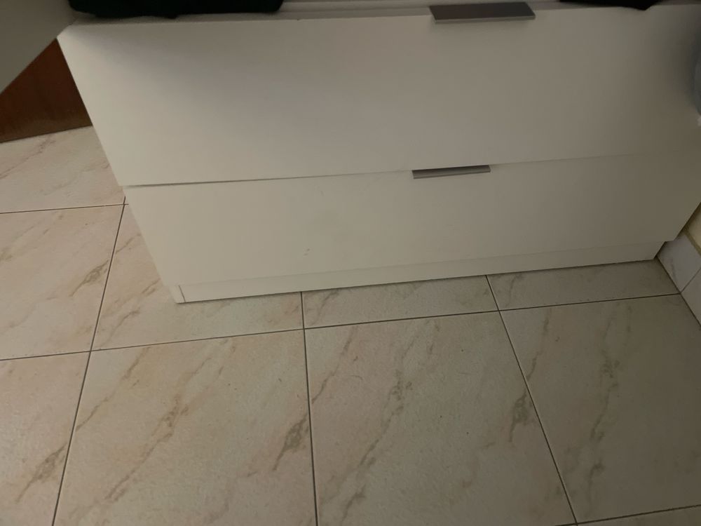 Guarda- roupa branco