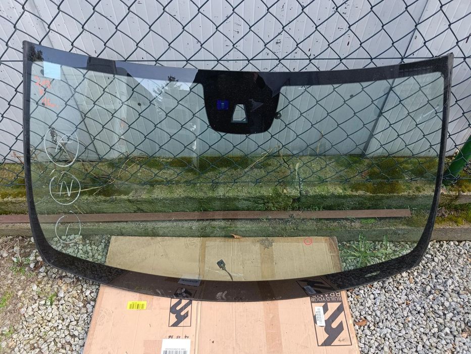 MERCEDES W212 SZYBA PRZEDNIA CZOŁOWA GRZANA KAMERA 2014r