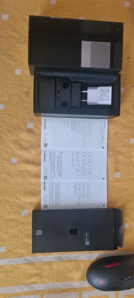 Продам срочно телефон SAMSUNG S-20