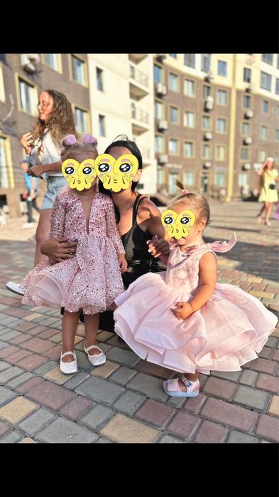 Святкові сукні пишні гарні