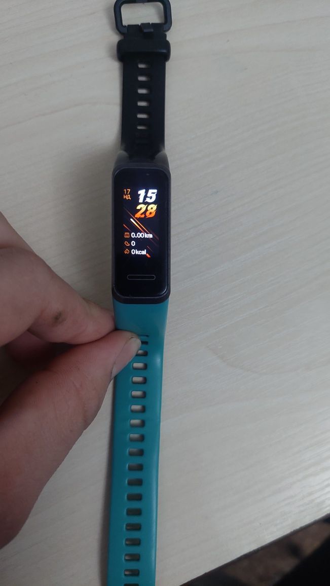 Смарт годинник Huawei Band 4