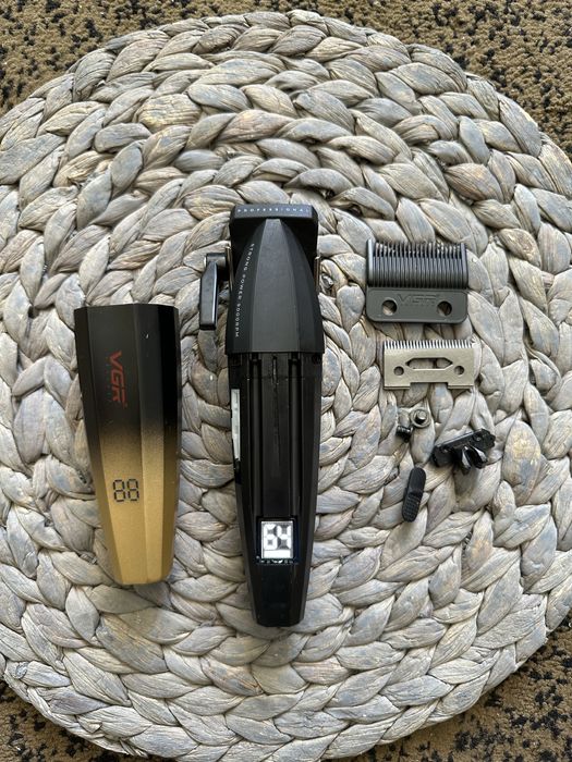 VGR 003 для стрижки бороди та голови