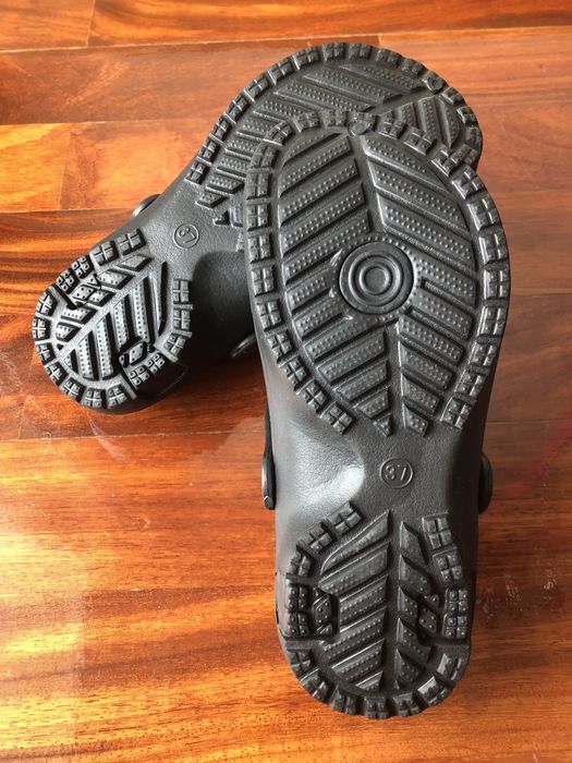 Chinelos (Crocs) 37