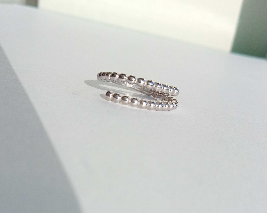 Кольцо Кільце Срібло 925 проби. Розмір 16