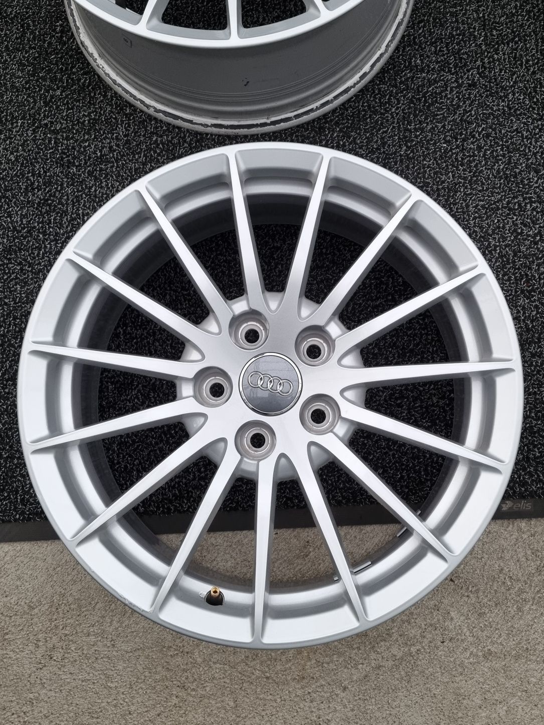 Felgi Alu 17" Audi A5 A4 B9 A6 C7 C8 A7 Q5 5x112 Oryginalne