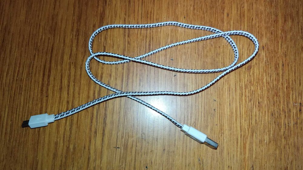 powerbank Pineng PN-960 6000 mAh USB 5 Вольт + кабель заряда + подарок