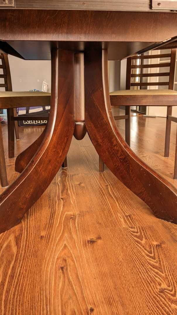 Stół dębowy, okrągły, rozkładany + cztery drewniane krzesła