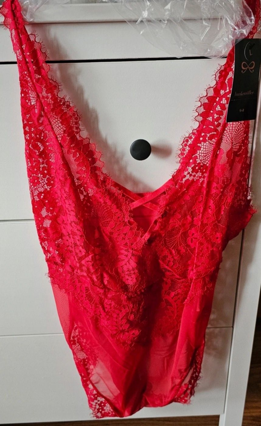 Hunkemöller piękne czerwone body. Rozmiar L. Nowe z metką 155 zł!