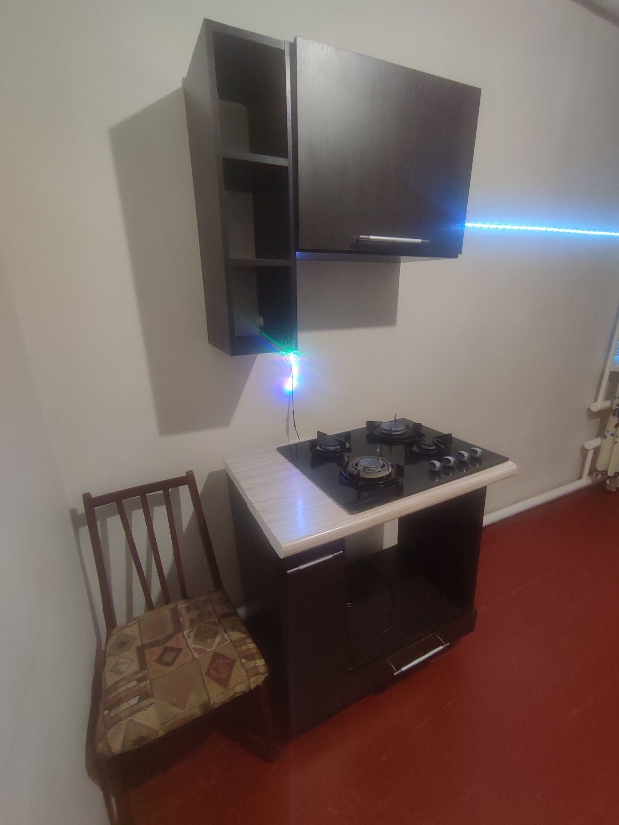 Продам кухню с Газовой плитой