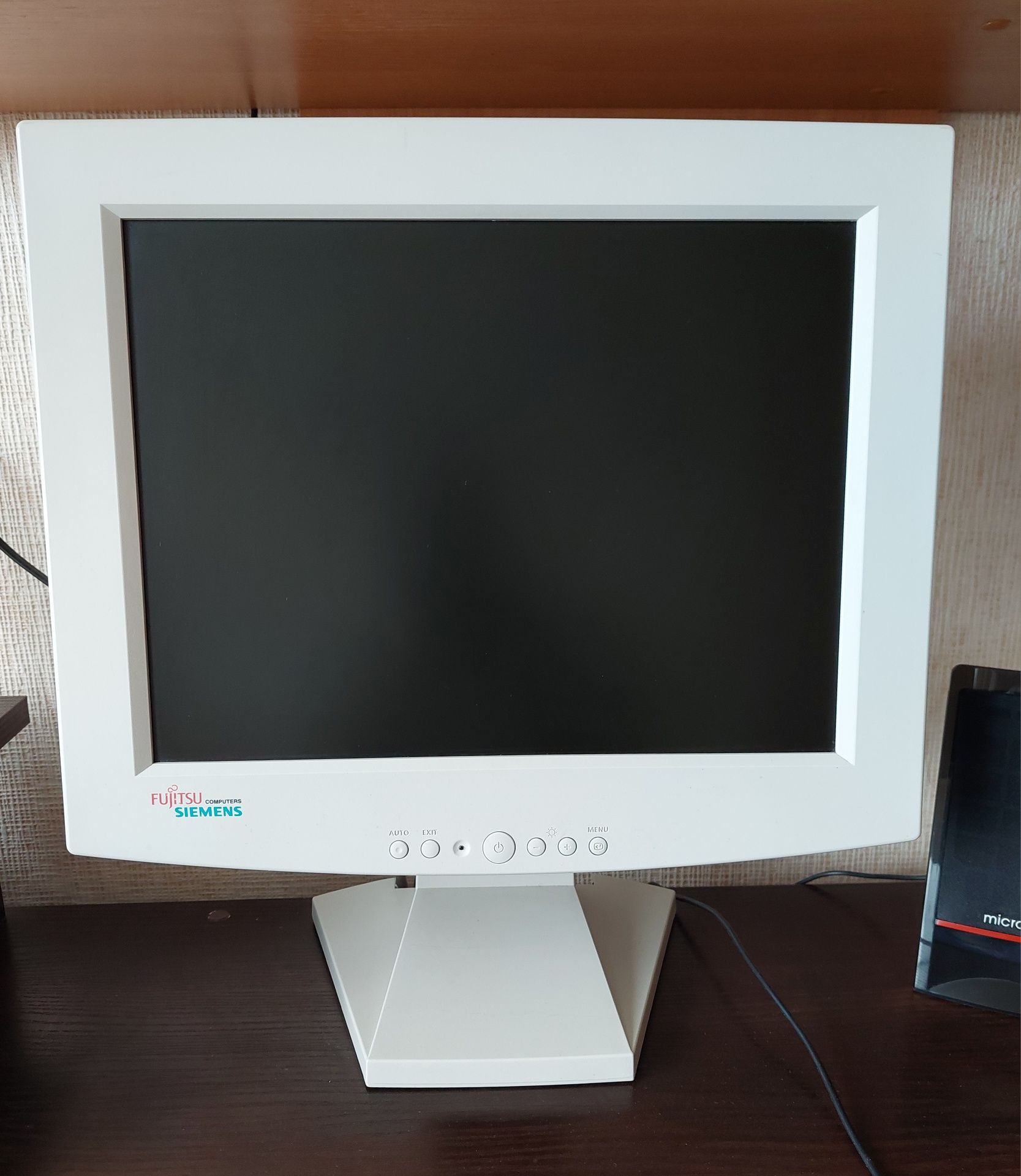 Монитор Fujitsu Siemens  3814FA