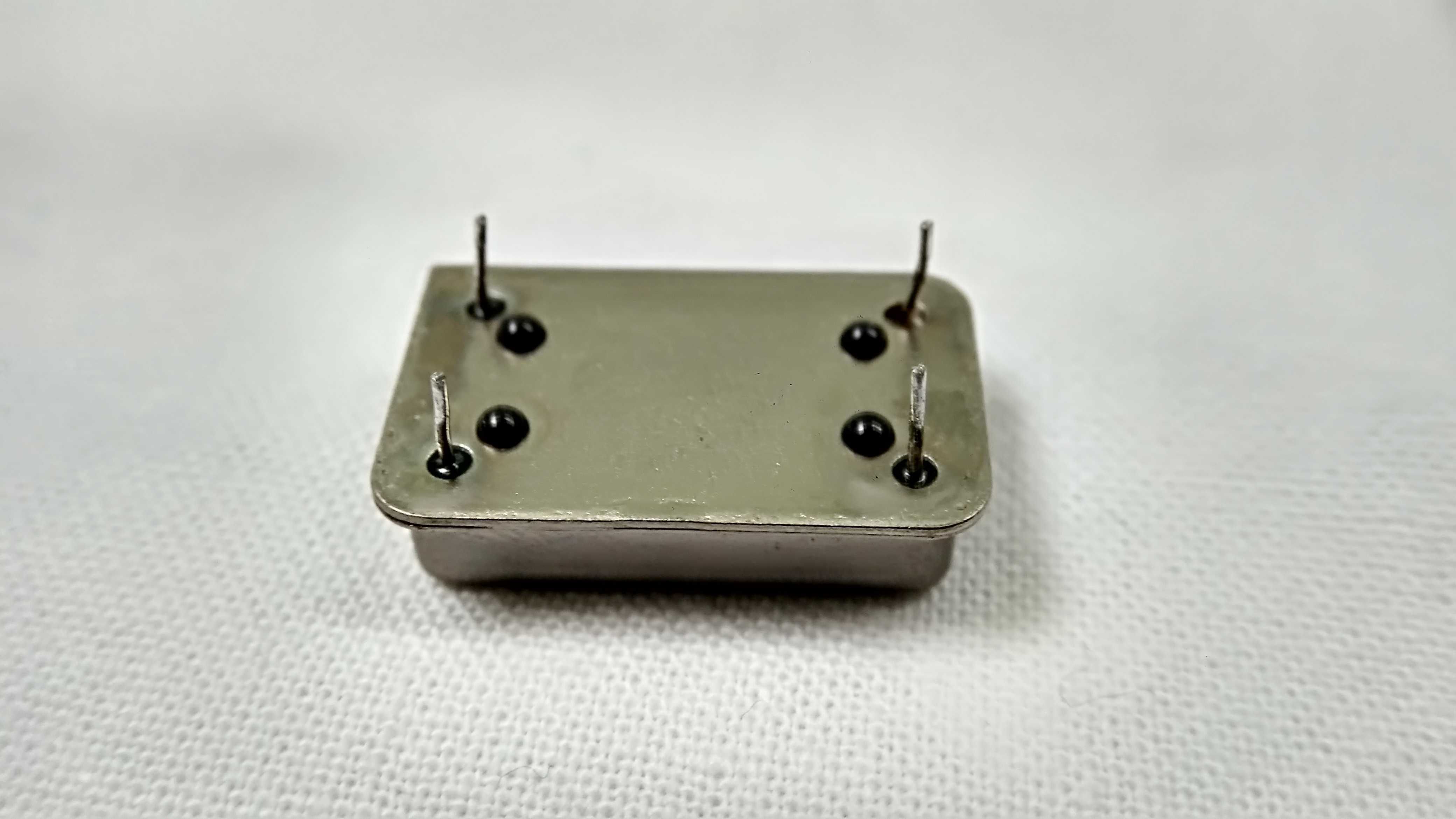 Кварцовий генератор C1000E 33.577Mhz JAPAN 78