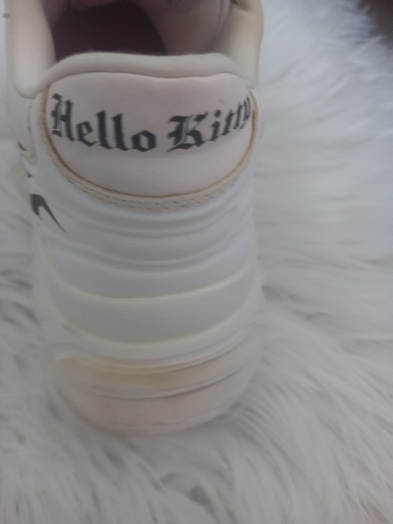 Sprzedam adidasy Hello Kitty 38