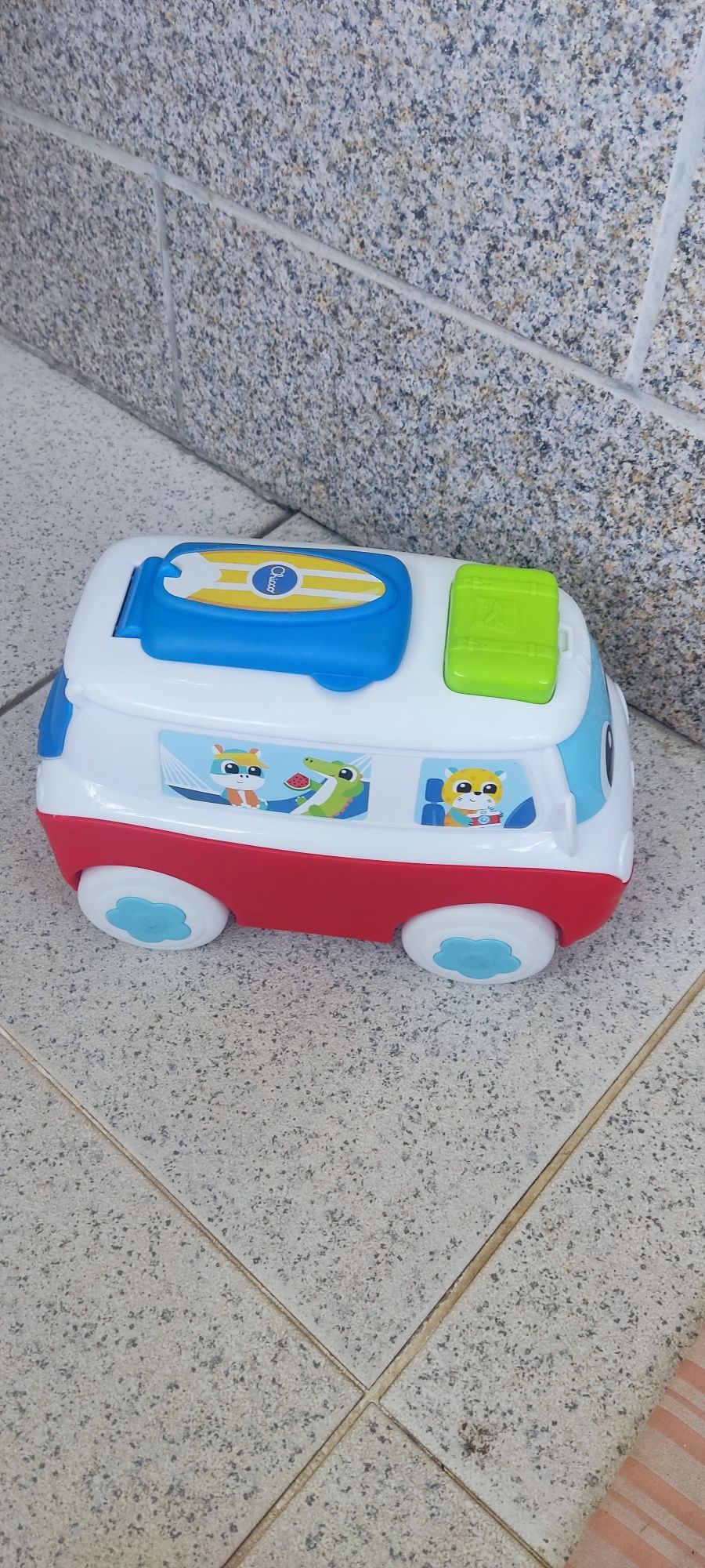 Caravana de brincar de menino com som em português e ingles