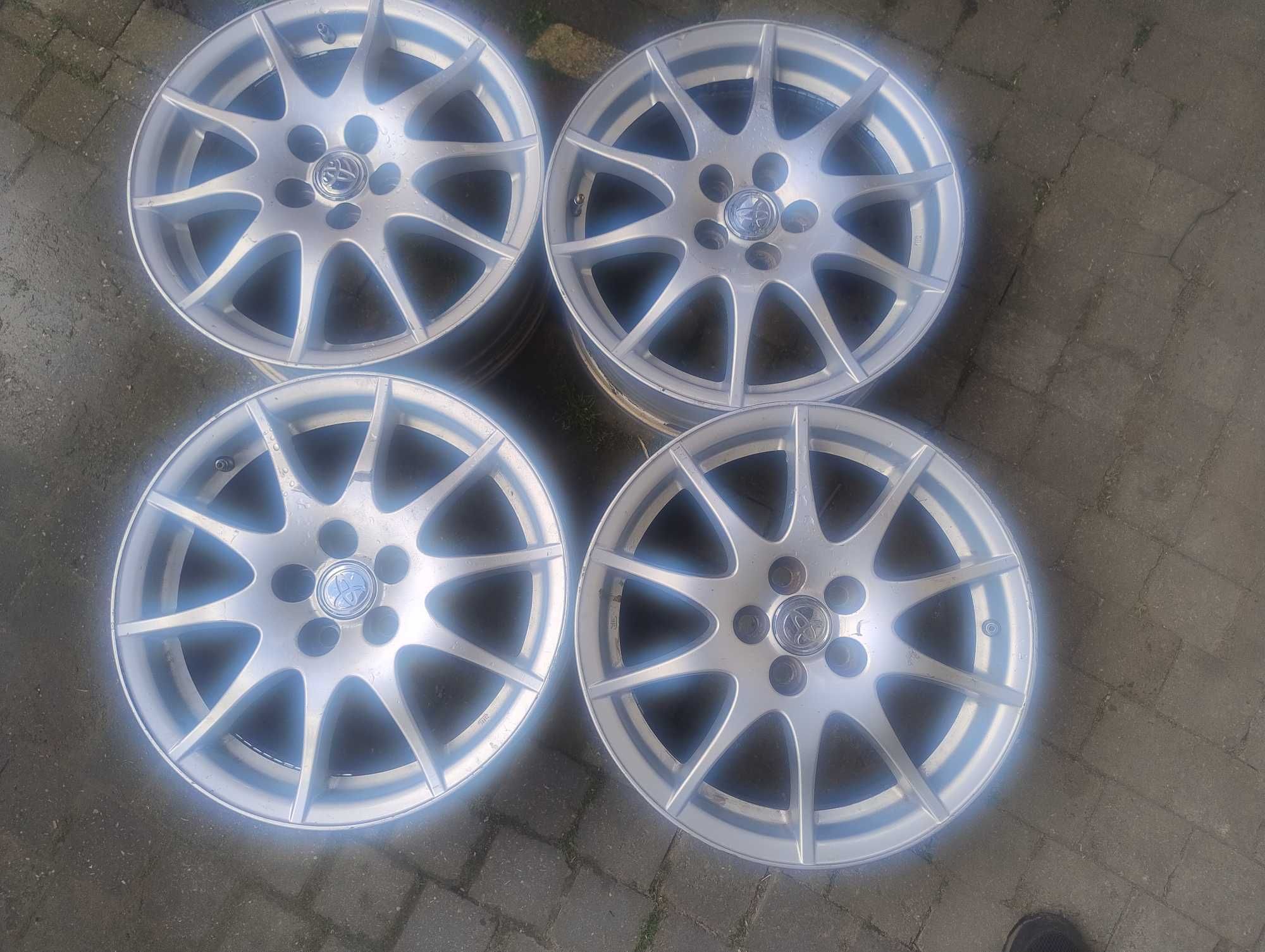 Felgi aluminiowe r16 5x100 Toyota
