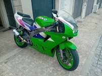 Kawasaki Zxr 750