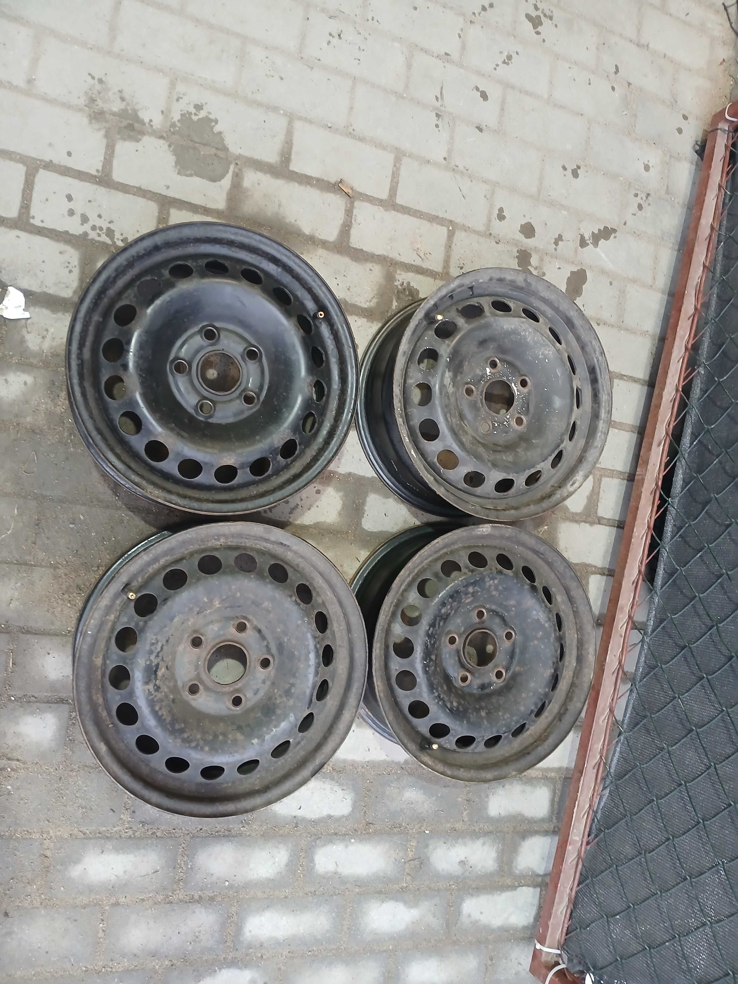 4x felgi stalowe 15 5x112 Audi A3 A4 B5 B6 Vw Golf Passat Touran