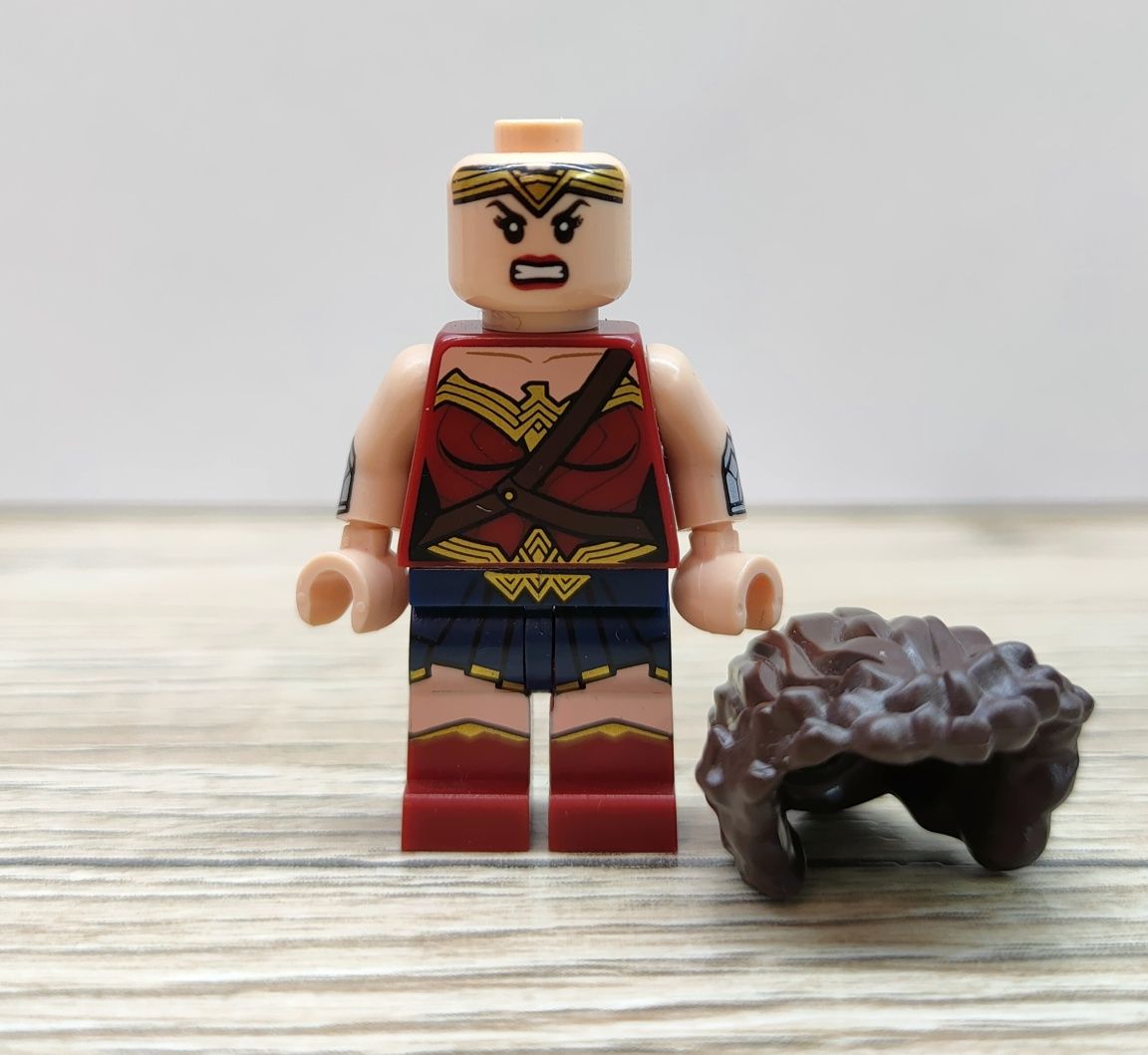 Minifigurka LEGO DC Super Heroes sh221 Wonder Woman