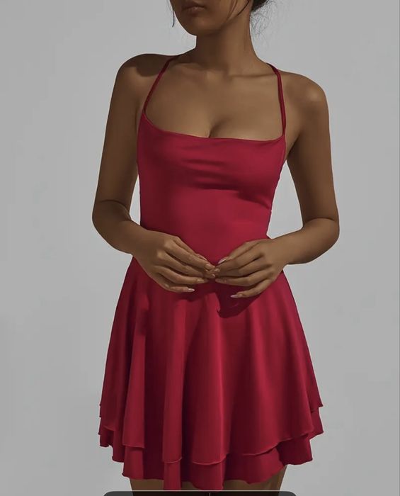 Міні плаття червоне з відкритою спиною сукня