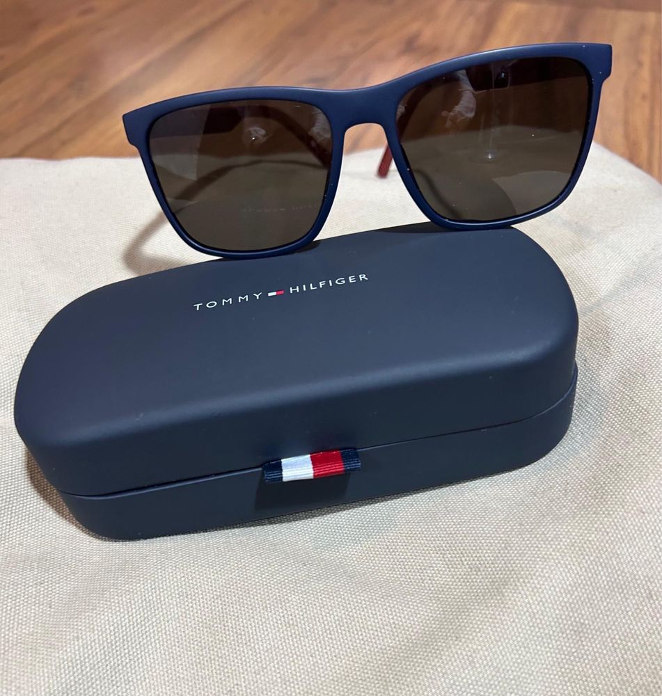 Oculos de sol homem / Tommy Hilfiger