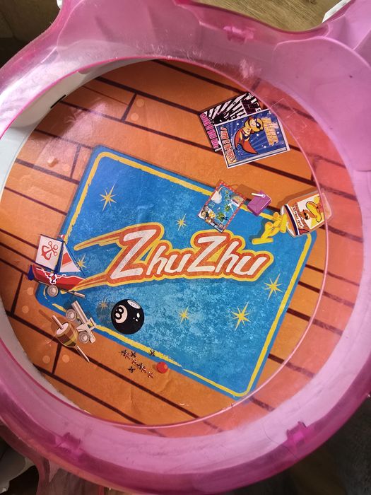 Zabawki dla dziewczyki i książki nie wysyłam