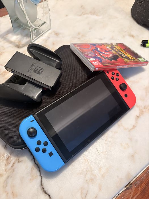 nintendo switch azul e vermelho