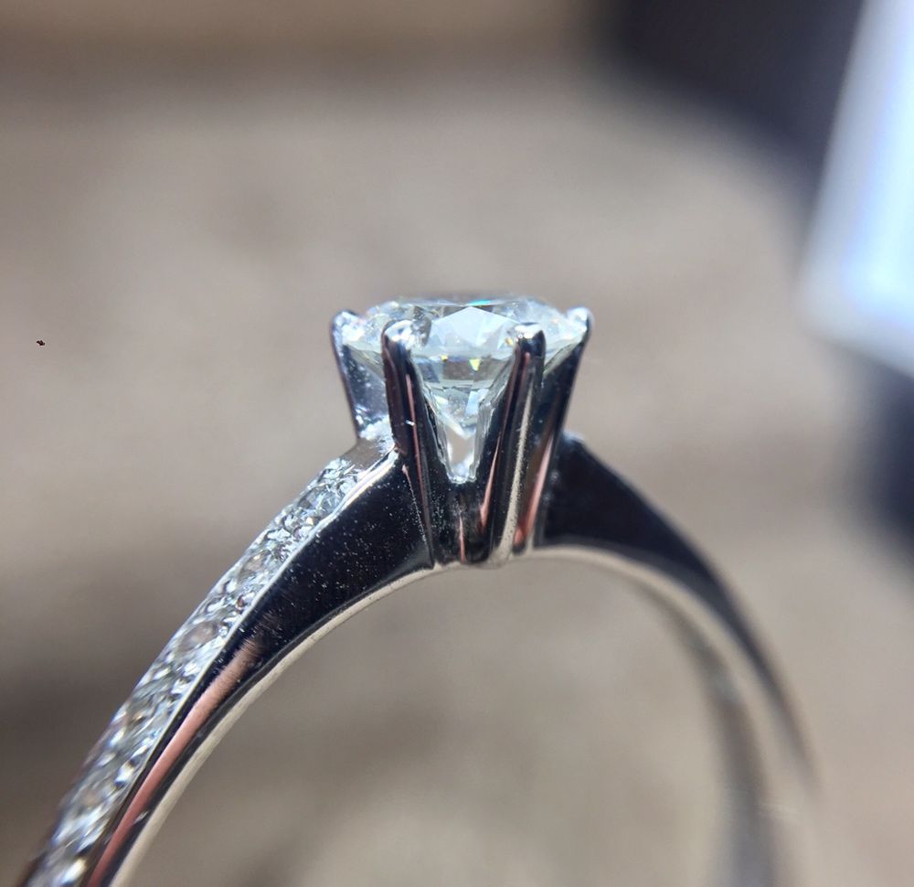 Золотое кольцо с натуральными бриллиантами 0.45 карат. В наличии!