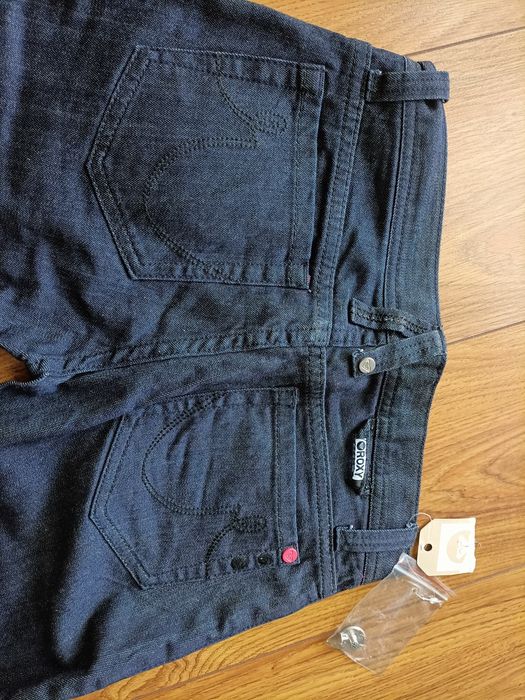 Nowe jeansy Roxy