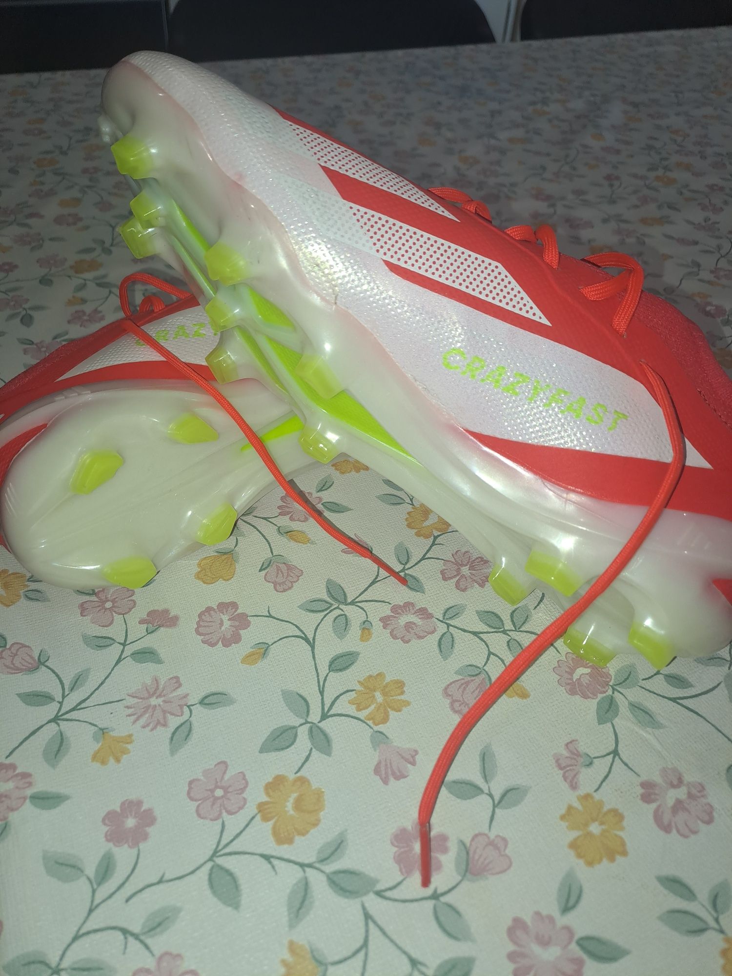Chuteiras novas adidas
