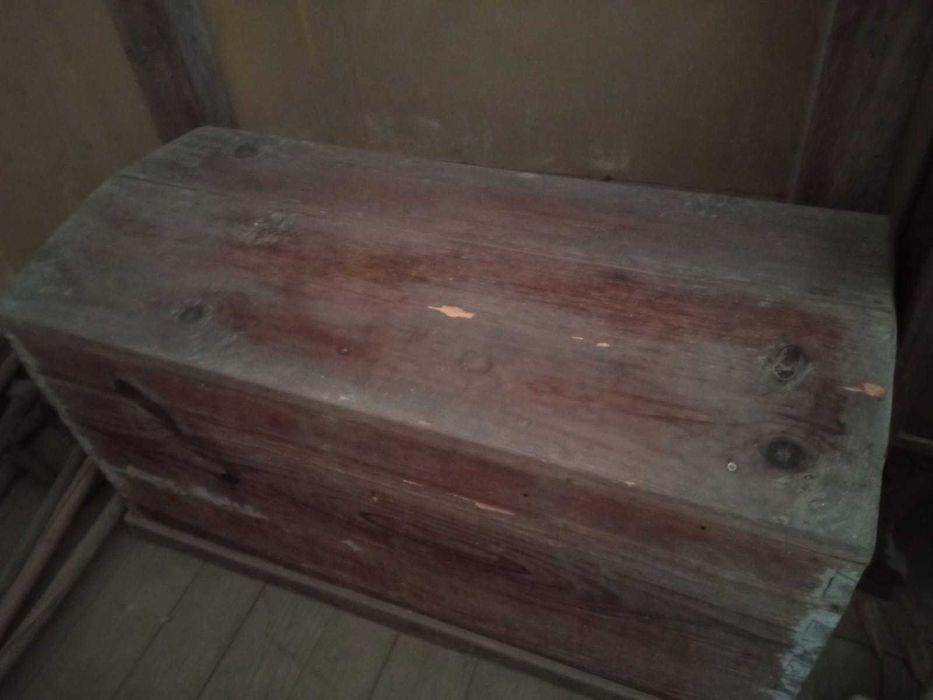 Arca de madeira antiga ótima para restauro