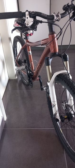 Bicicleta montanha em bom estado