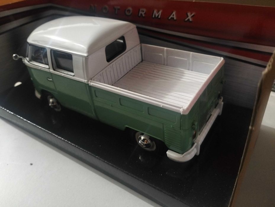Volkswagen Type 2 (T1) - Double Cab Pickup - 1/24 - Motor Max