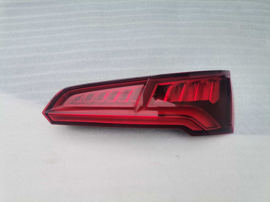 Lampa prawy Tył Q5 80A FY Matrix