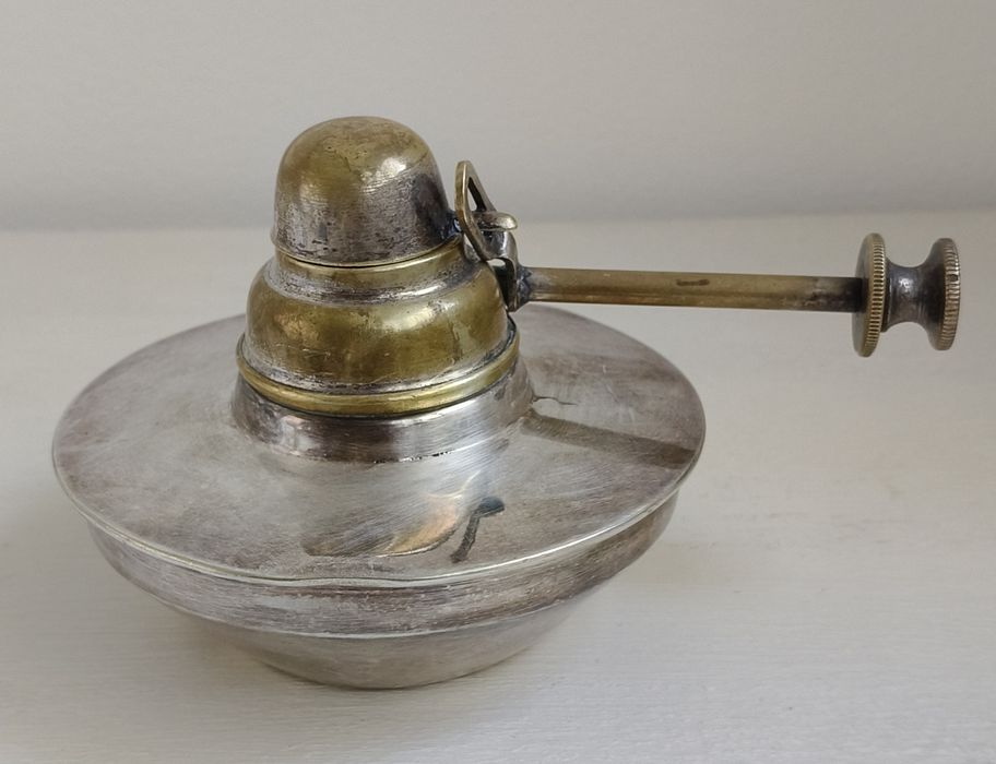 Isqueiro de mesa antigo