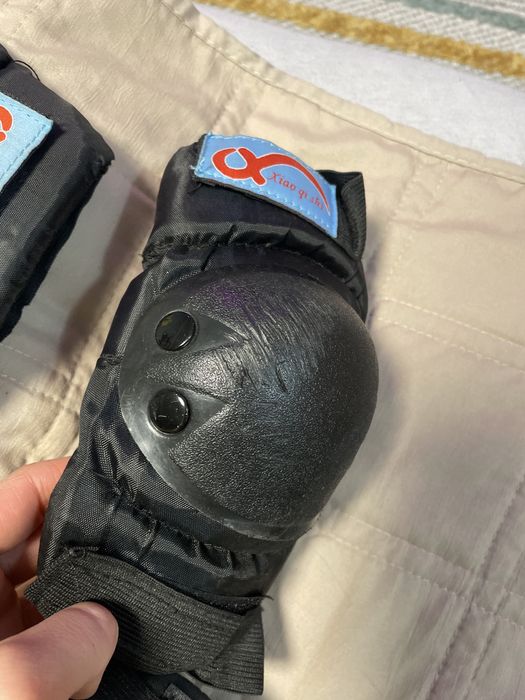 Наколінники та налокітники для дорослих