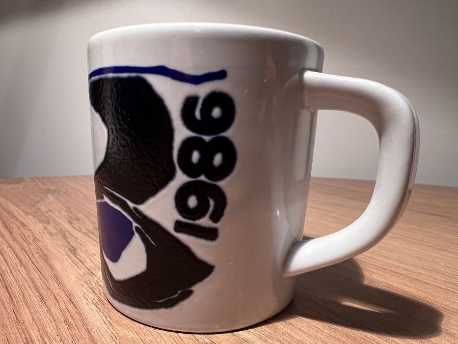 1986 Royal Copenhagen mały kubek projektu Beth Breyen