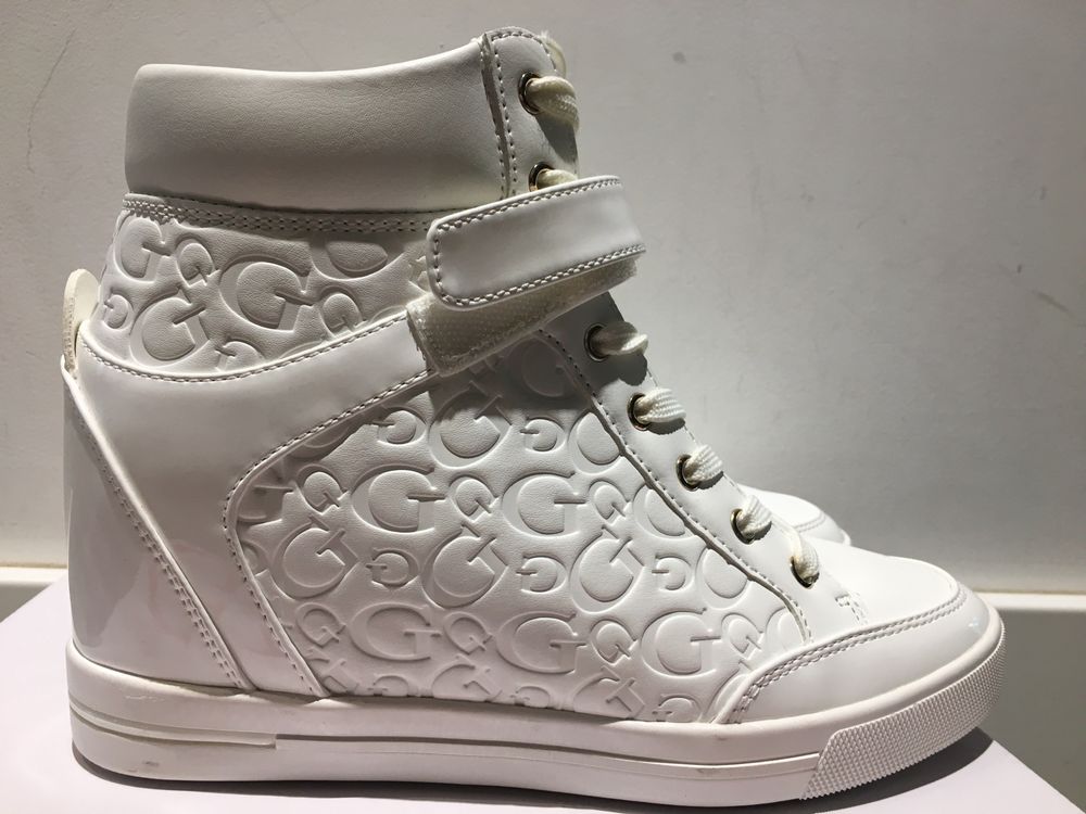GUESS bałe sneakersy na koturnie rozm. 39
