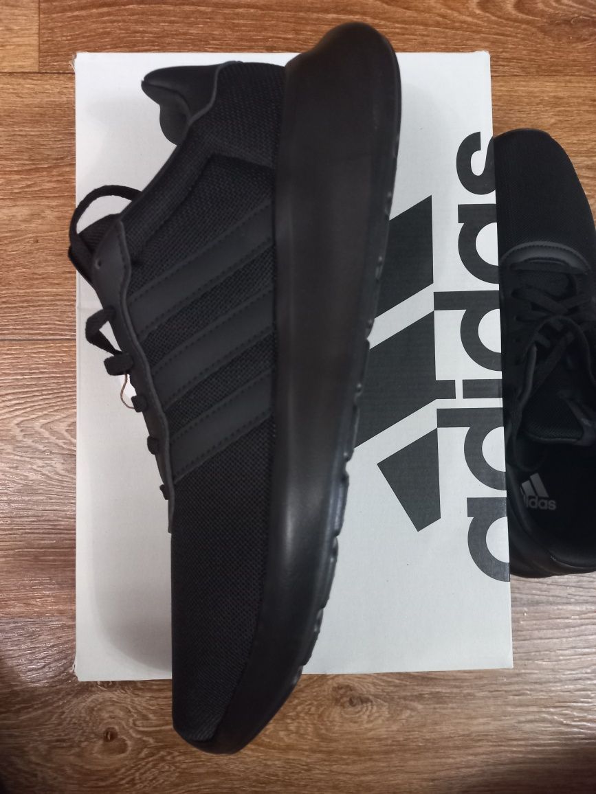 Кросівки adidas lite racer чорні.