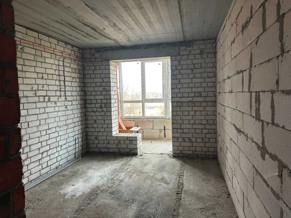 Простора  1 кімнатна 45 м2, район  Масани, індивідуальне опалення