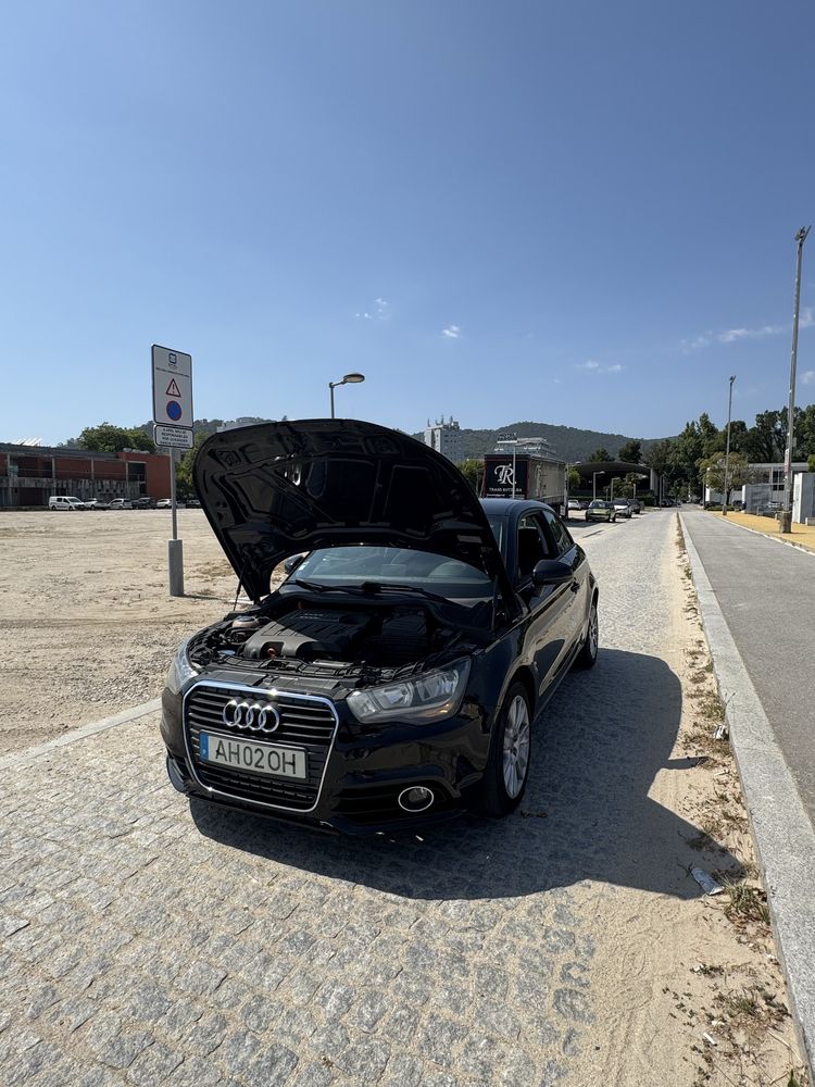 Audi A1 1.6 2011 com 235.776 Km