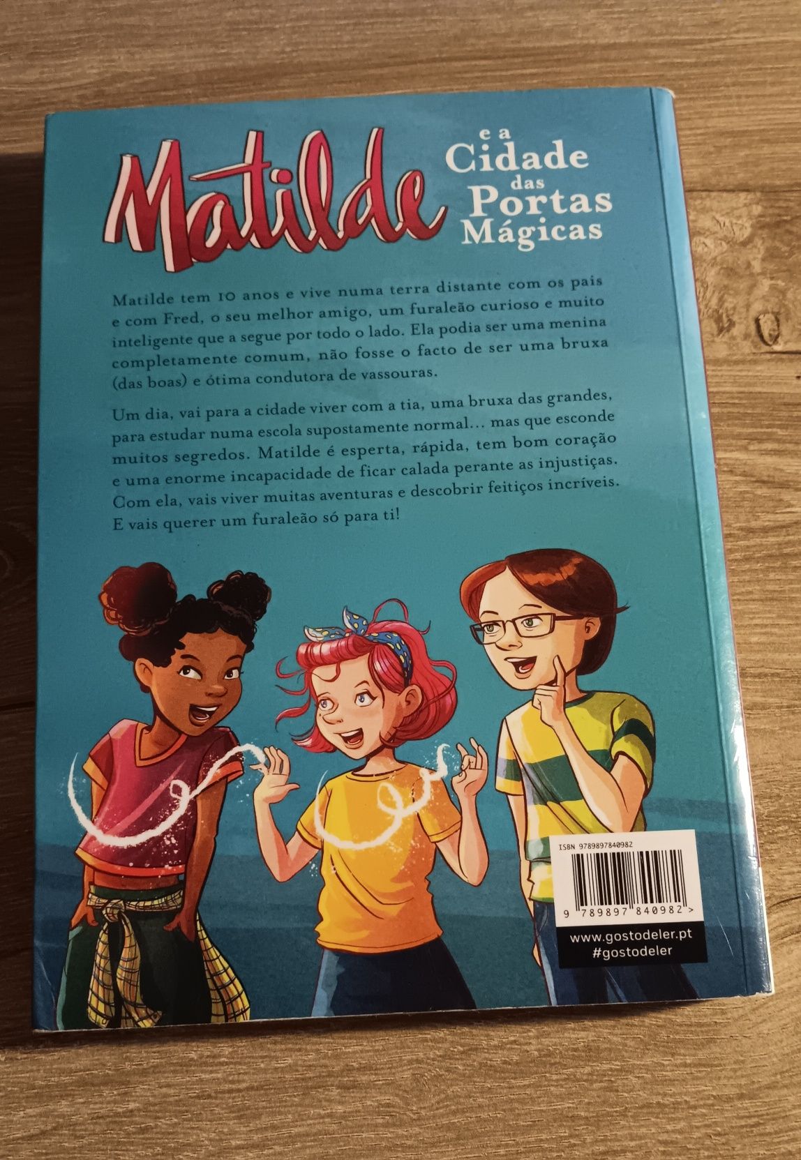 Livro "Matilde e a Cidade das Portas Mágicas"