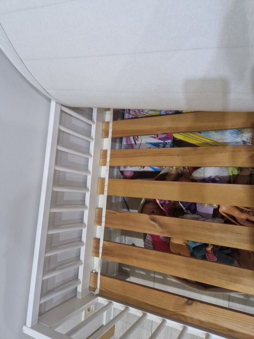 Łóżko dzieciece z materacem