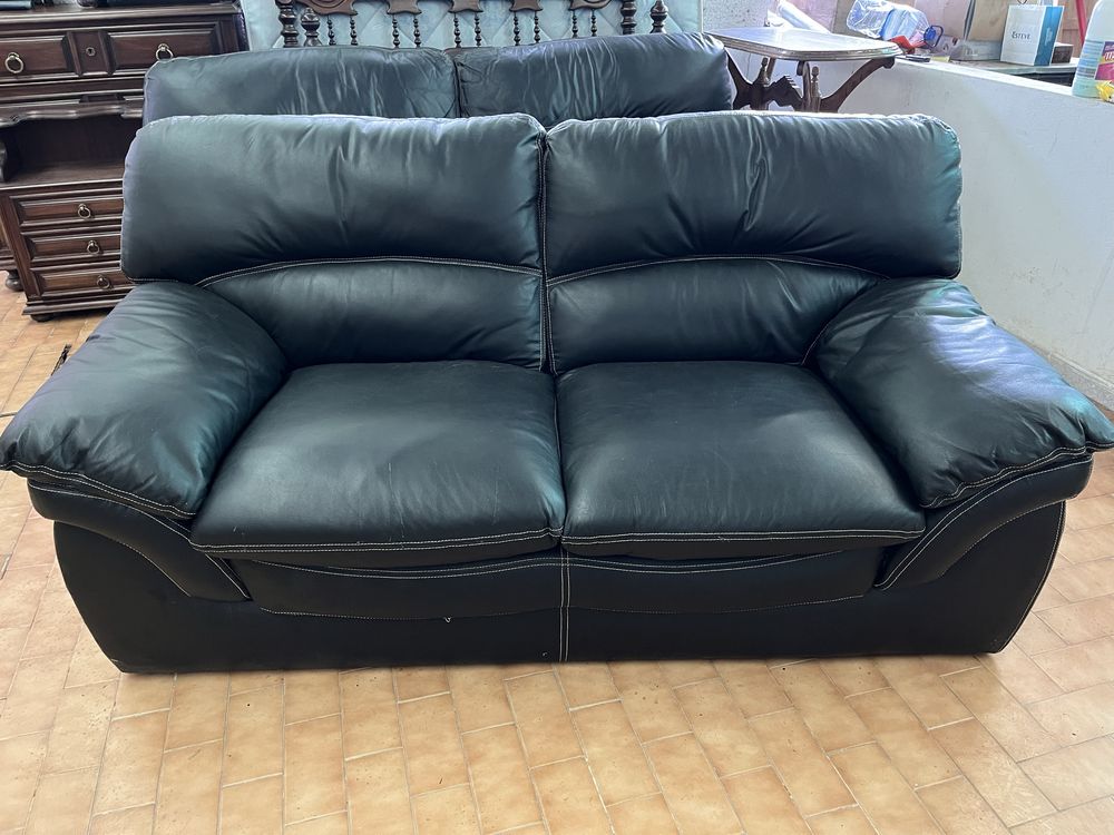 Conjunto de 2 sofás  em pele