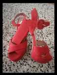 Sapatos de salto alto